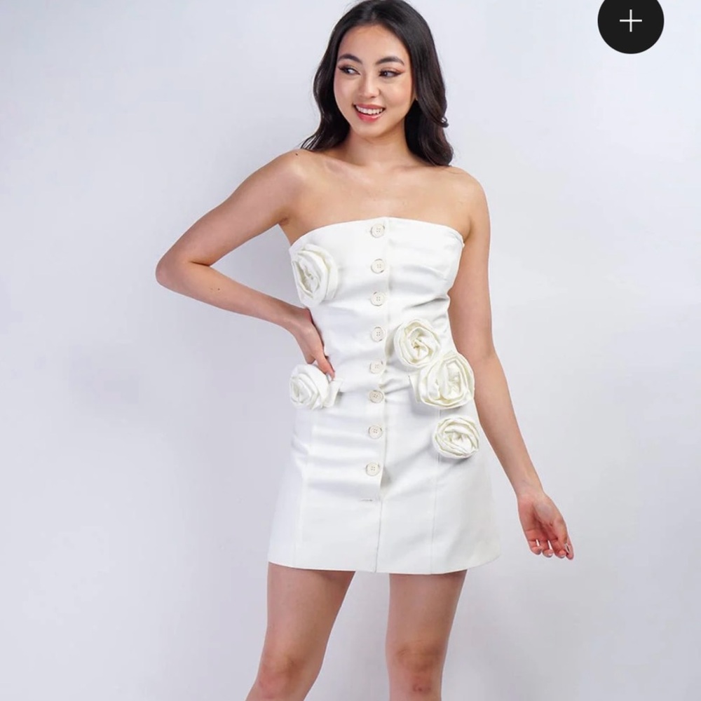 Beulah WHITE ROSE STRAPLESS BUTTON FRONT DRESS - Picture 8 of 8